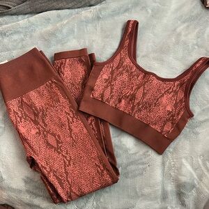 Like new Fabletics Work Out Set!